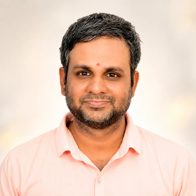 Anand, healer and founder of Kandha Soul Healing